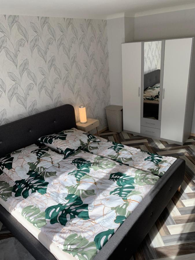 Haus Nummer Vier Neunkirchen  Exteriör bild